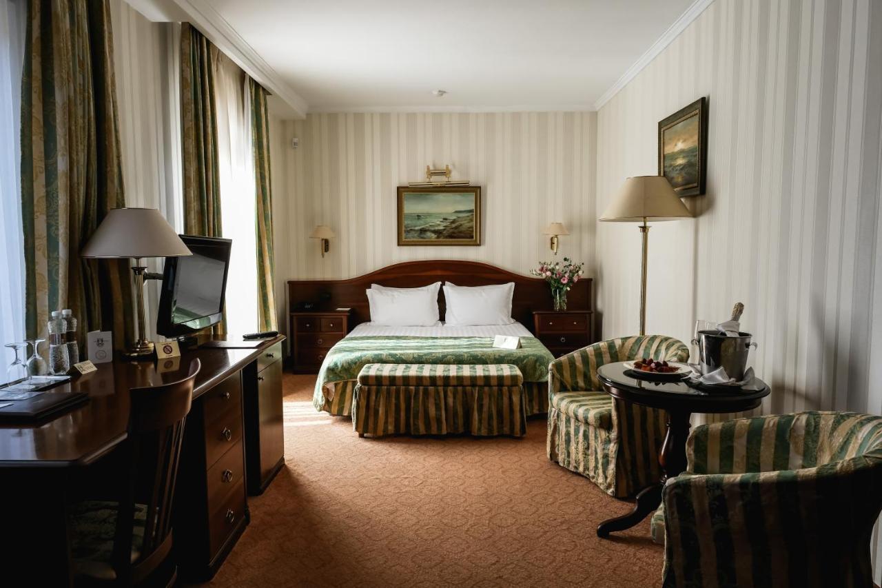 אודסה Hotel Otrada מראה חיצוני תמונה