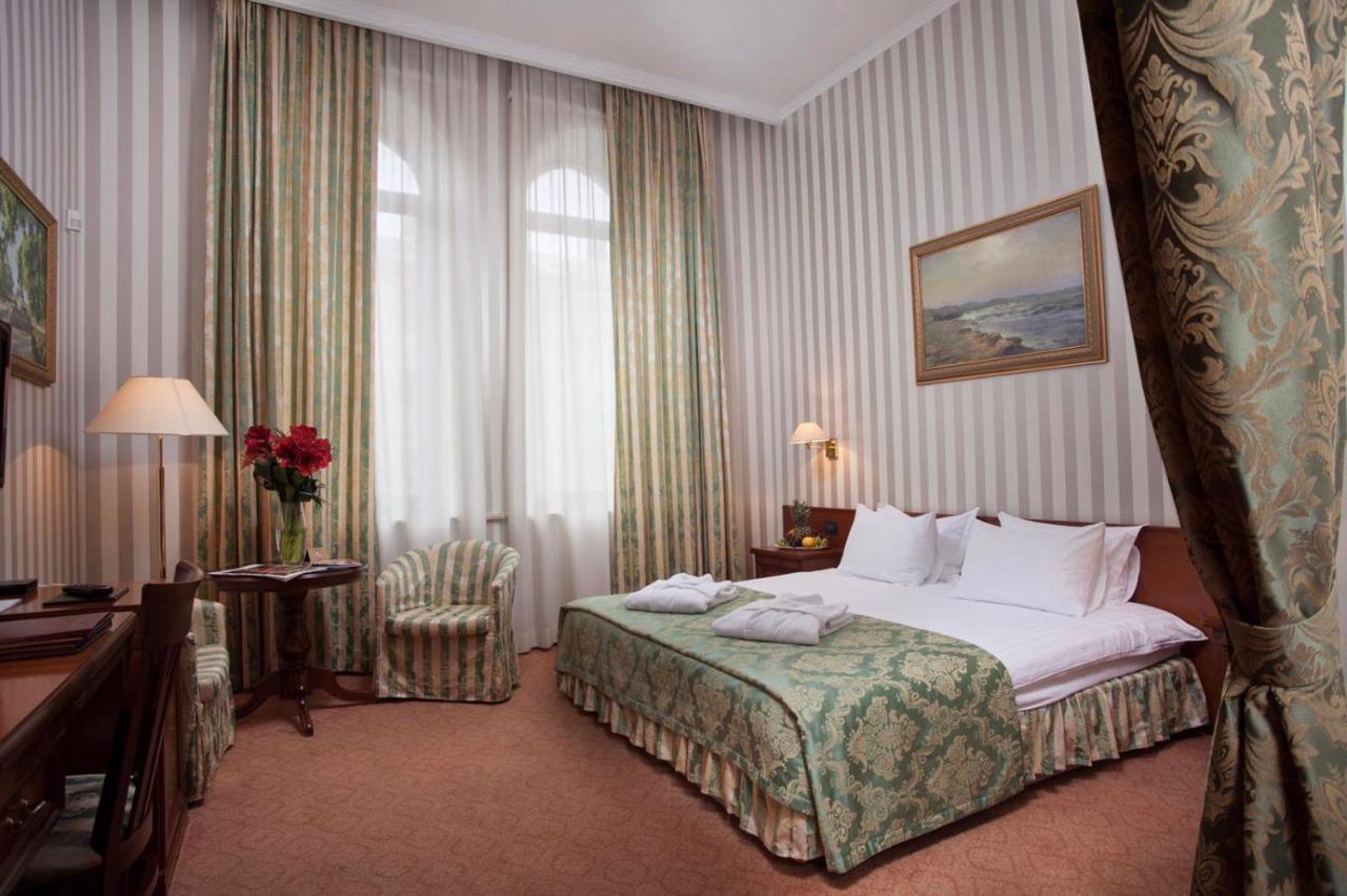 אודסה Hotel Otrada מראה חיצוני תמונה