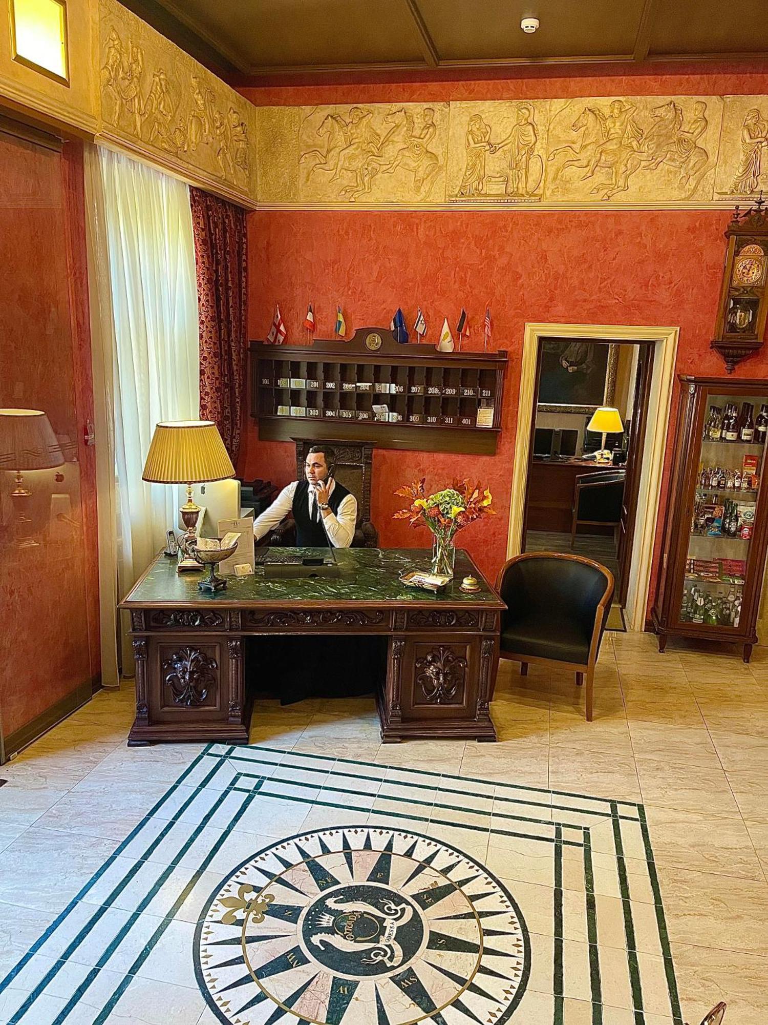 אודסה Hotel Otrada מראה חיצוני תמונה