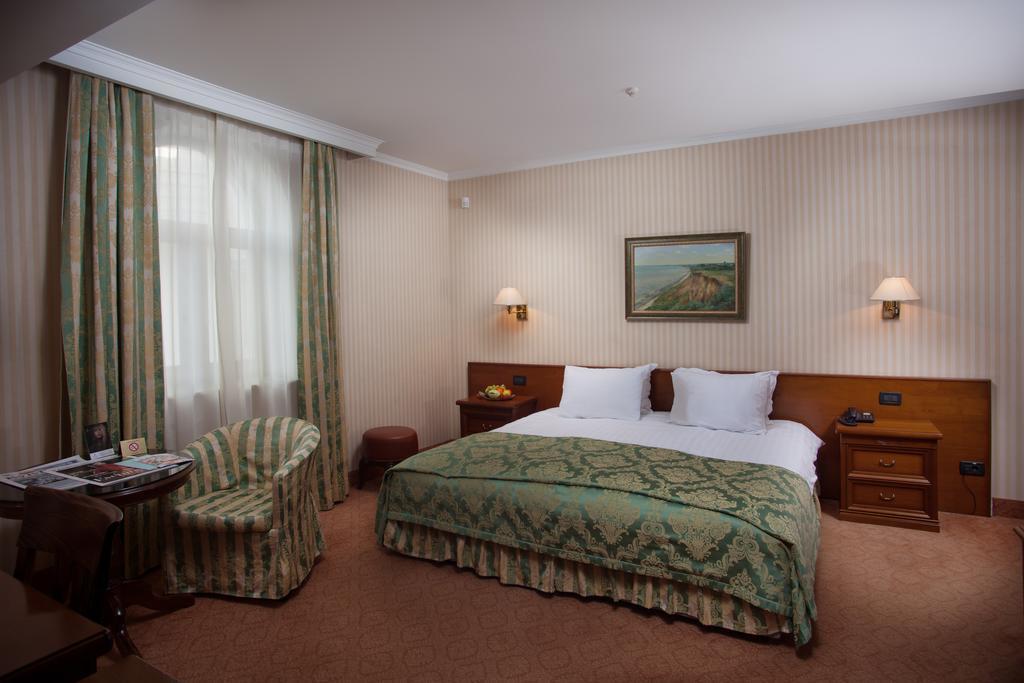 אודסה Hotel Otrada מראה חיצוני תמונה