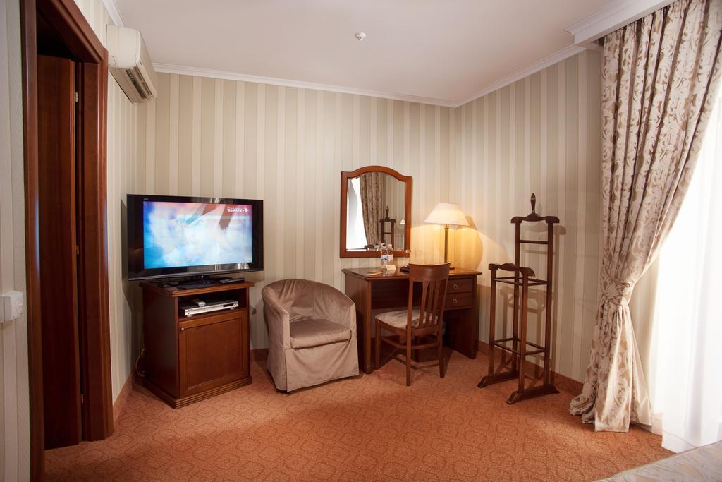 אודסה Hotel Otrada מראה חיצוני תמונה