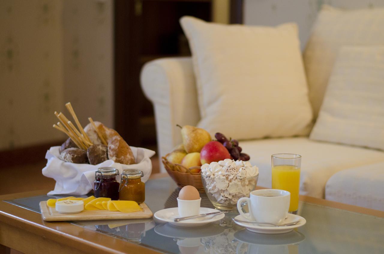 אודסה Hotel Otrada מראה חיצוני תמונה