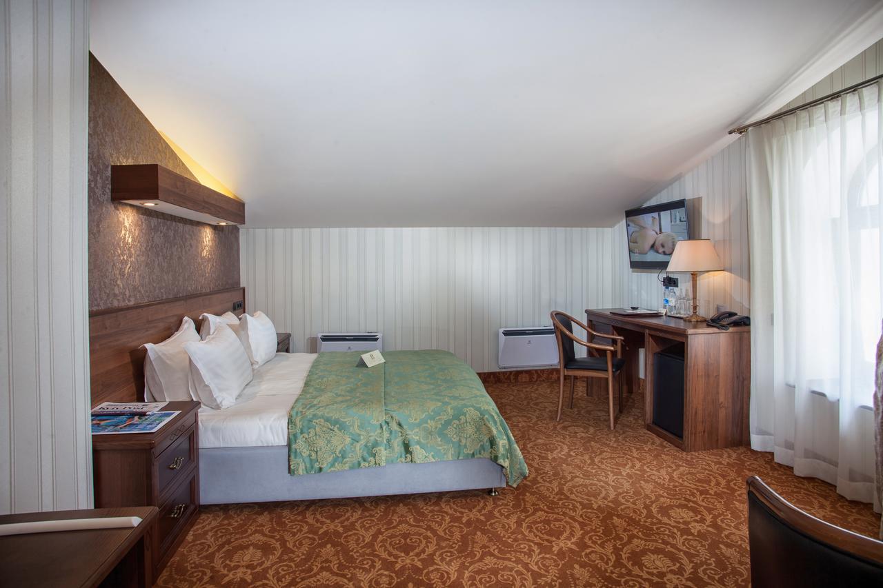 אודסה Hotel Otrada מראה חיצוני תמונה