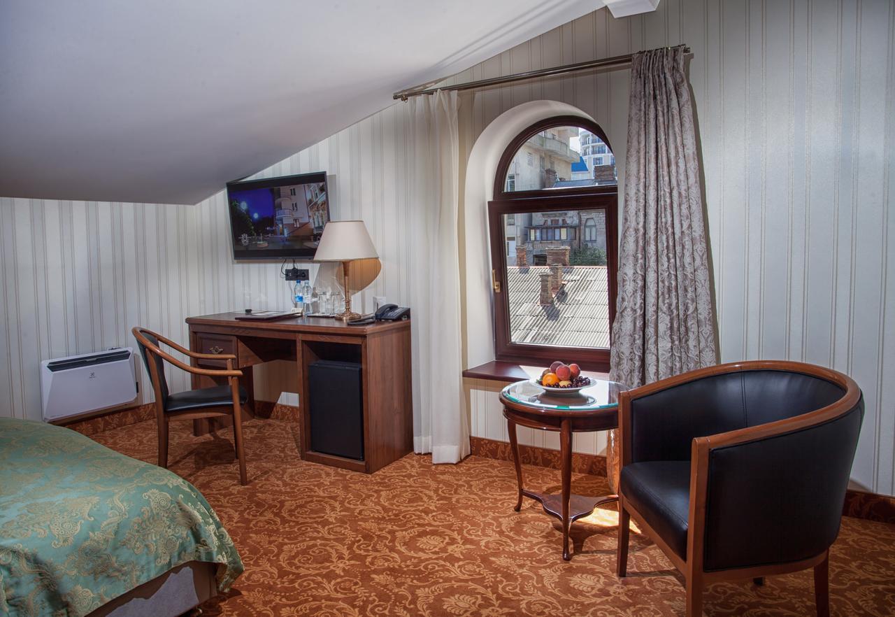 אודסה Hotel Otrada מראה חיצוני תמונה